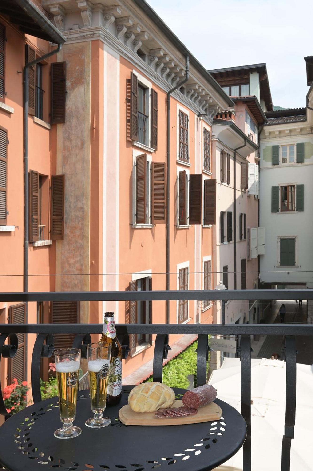 Cavour Apartments Salò Zewnętrze zdjęcie